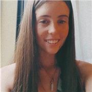 Me considero una persona trabajadora y responsable, al igual que con paciencia a la hora de explicar las cosas. Me gustaría poder dar clases a niños o niñas de 10 años o menos